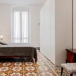 Guesthost - Ca' Toa - Cavour Apartament *