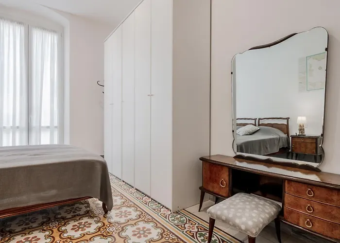 Guesthost - Ca' Toa - Cavour * La Spezia